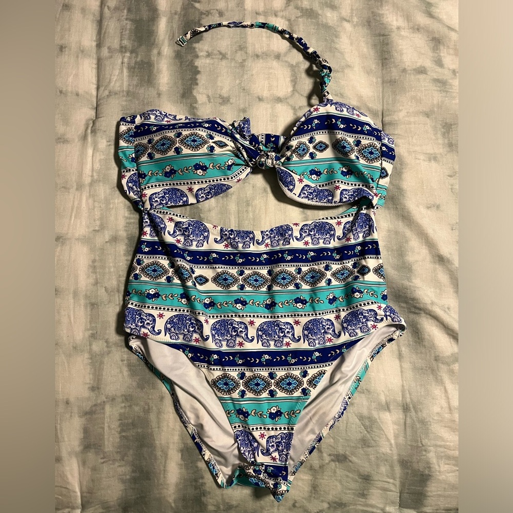 Large Multicolor Cupshe one piece with elephant details, removable neck strap